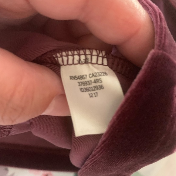 ๐คSOLD๐ค Pink Victoria Secret Velvet Purple Ladies Ling Sleeve Sweatshirt - Picture 5 of 8
